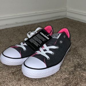 ❗️BRAND NEW JUNIOR CONVERSES❗️